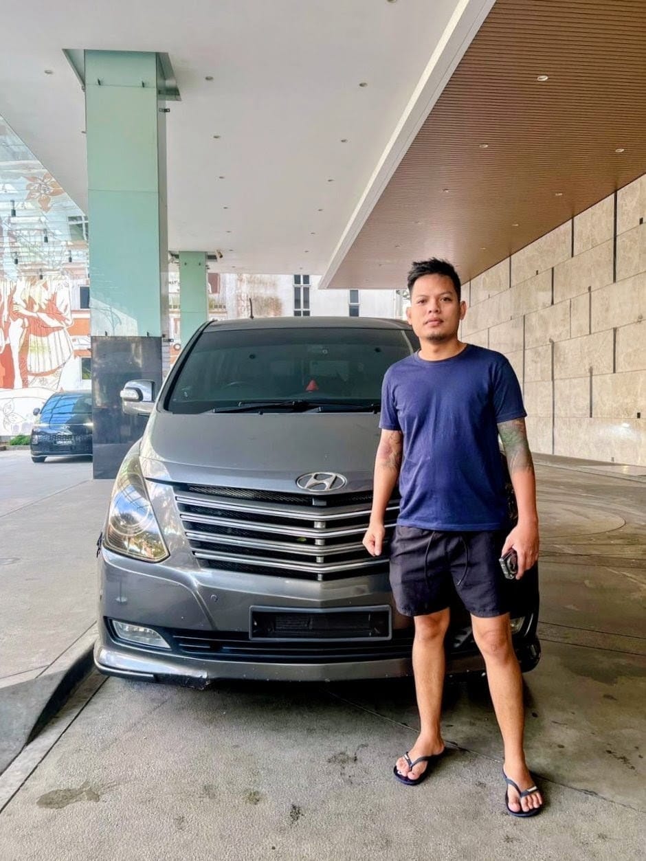 Al-Rizqi verified customer collecting their rental