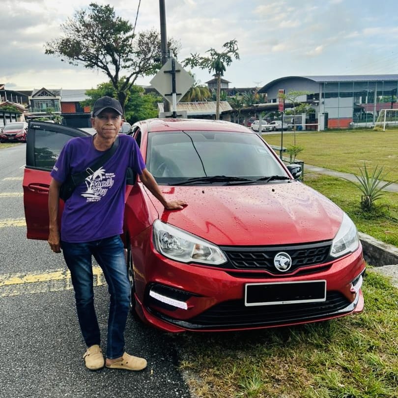 Al-Rizqi verified customer collecting their rental