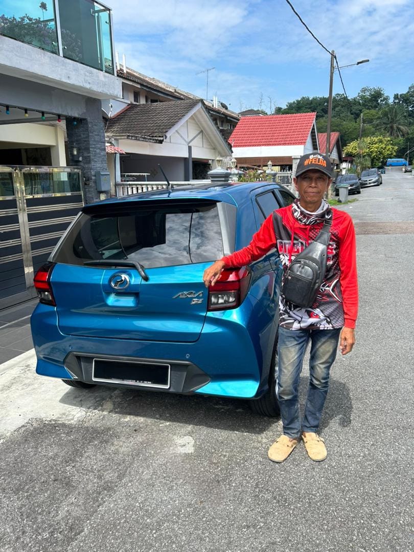 Al-Rizqi verified customer collecting their rental