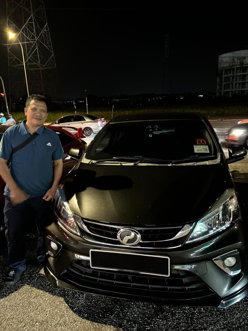 Al-Rizqi verified customer collecting their rental