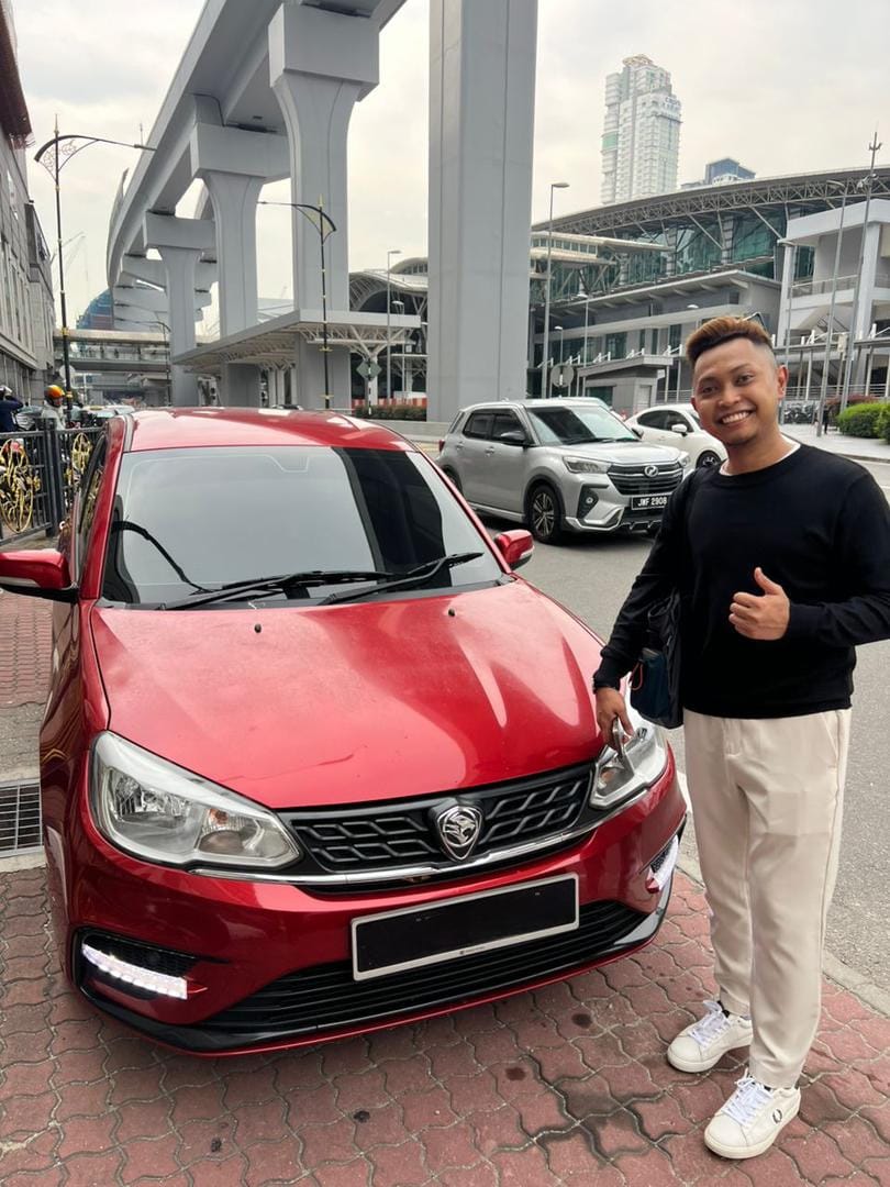 Al-Rizqi verified customer collecting their rental