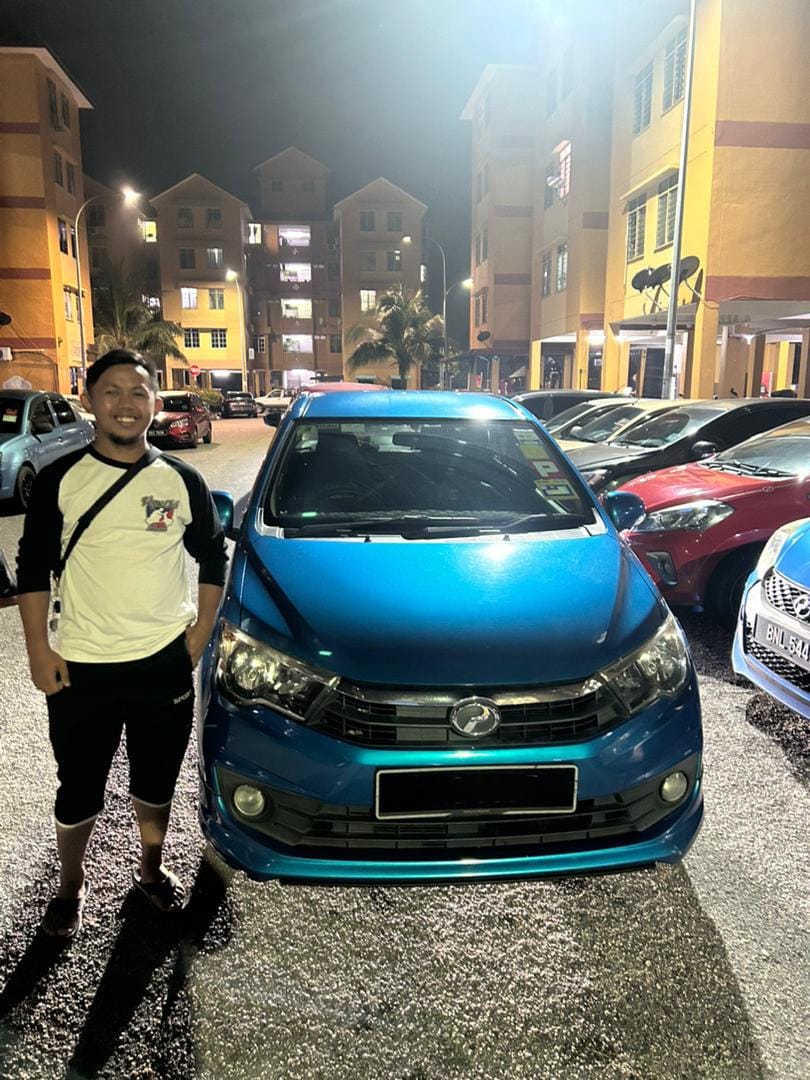 Al-Rizqi verified customer collecting their rental