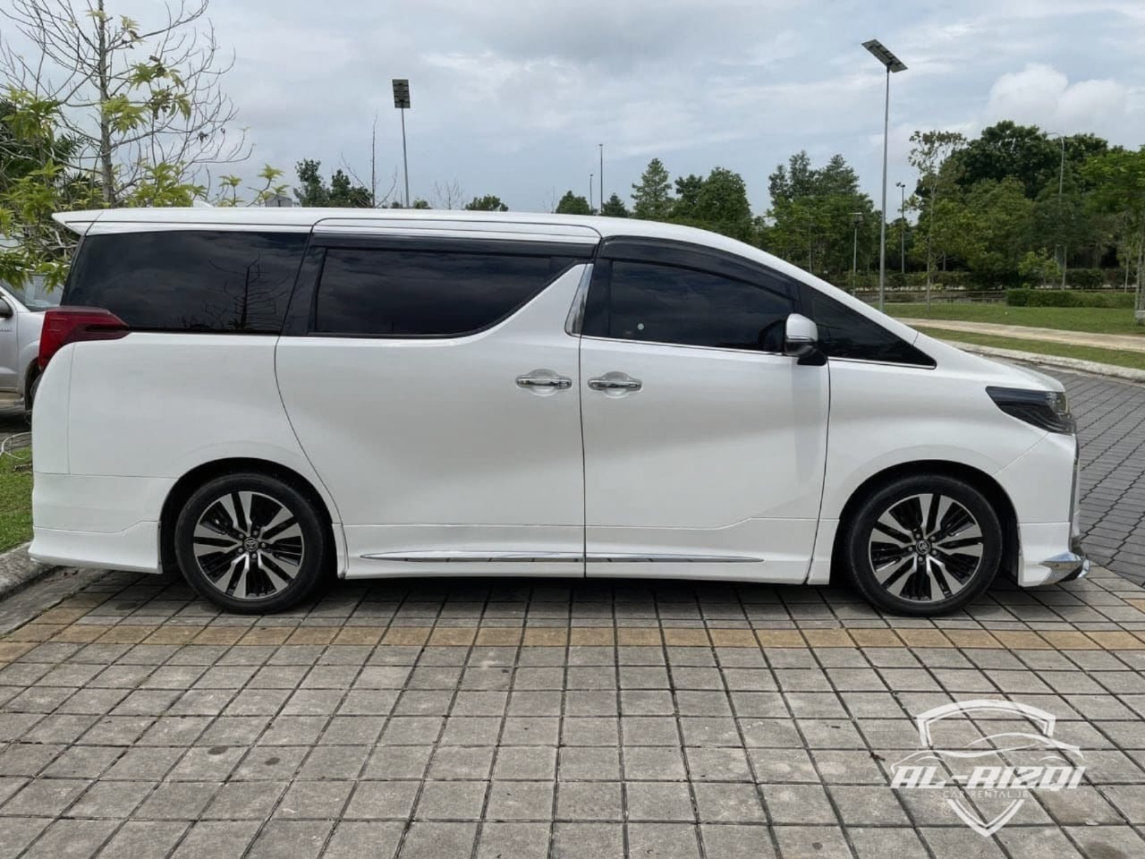 Renting an MPV in JB for Umrah & Family Send-Off Trips
